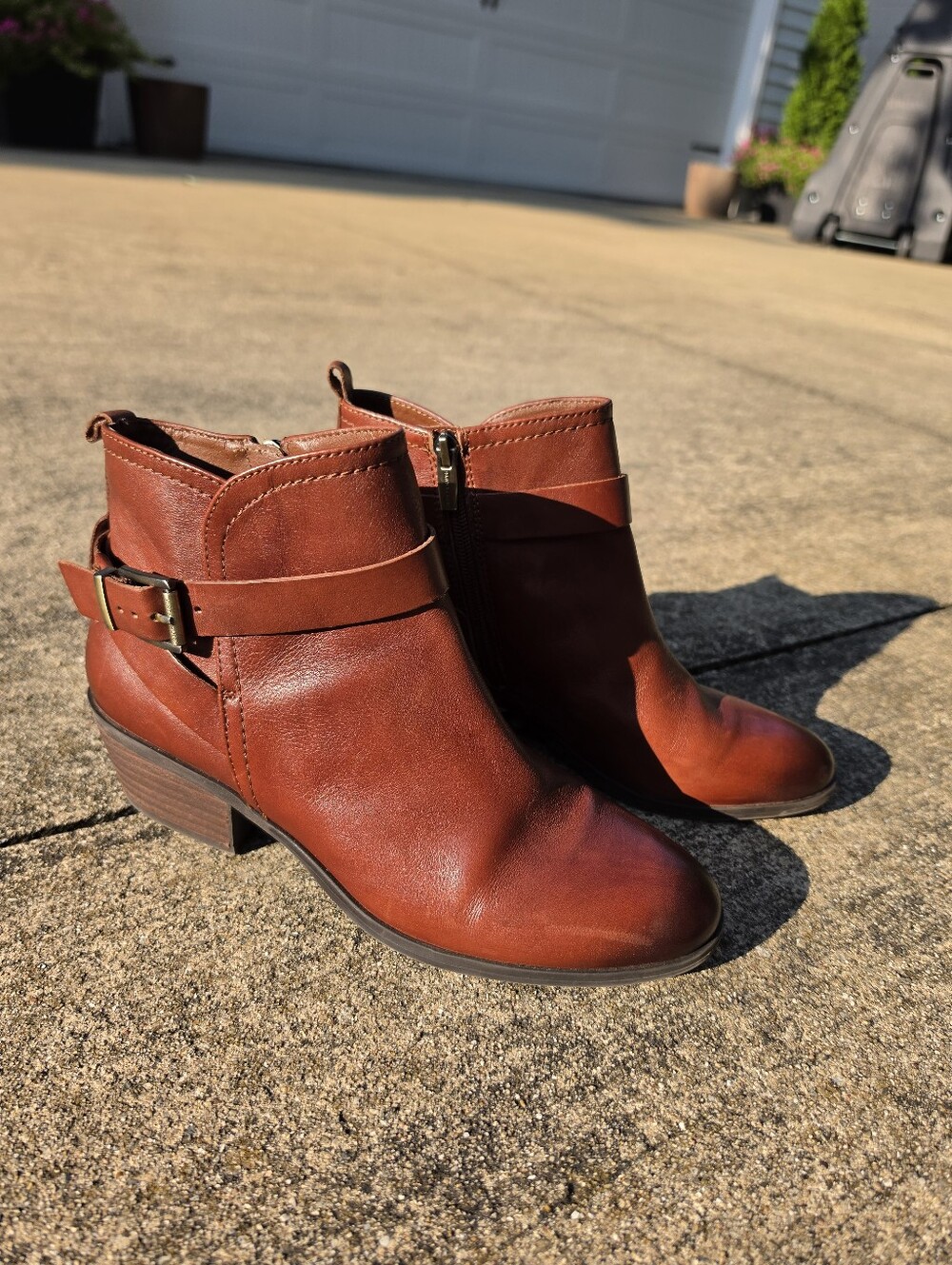 Vince Camuto Cognac Brown Leather Buckle Ankle Boots Size 9